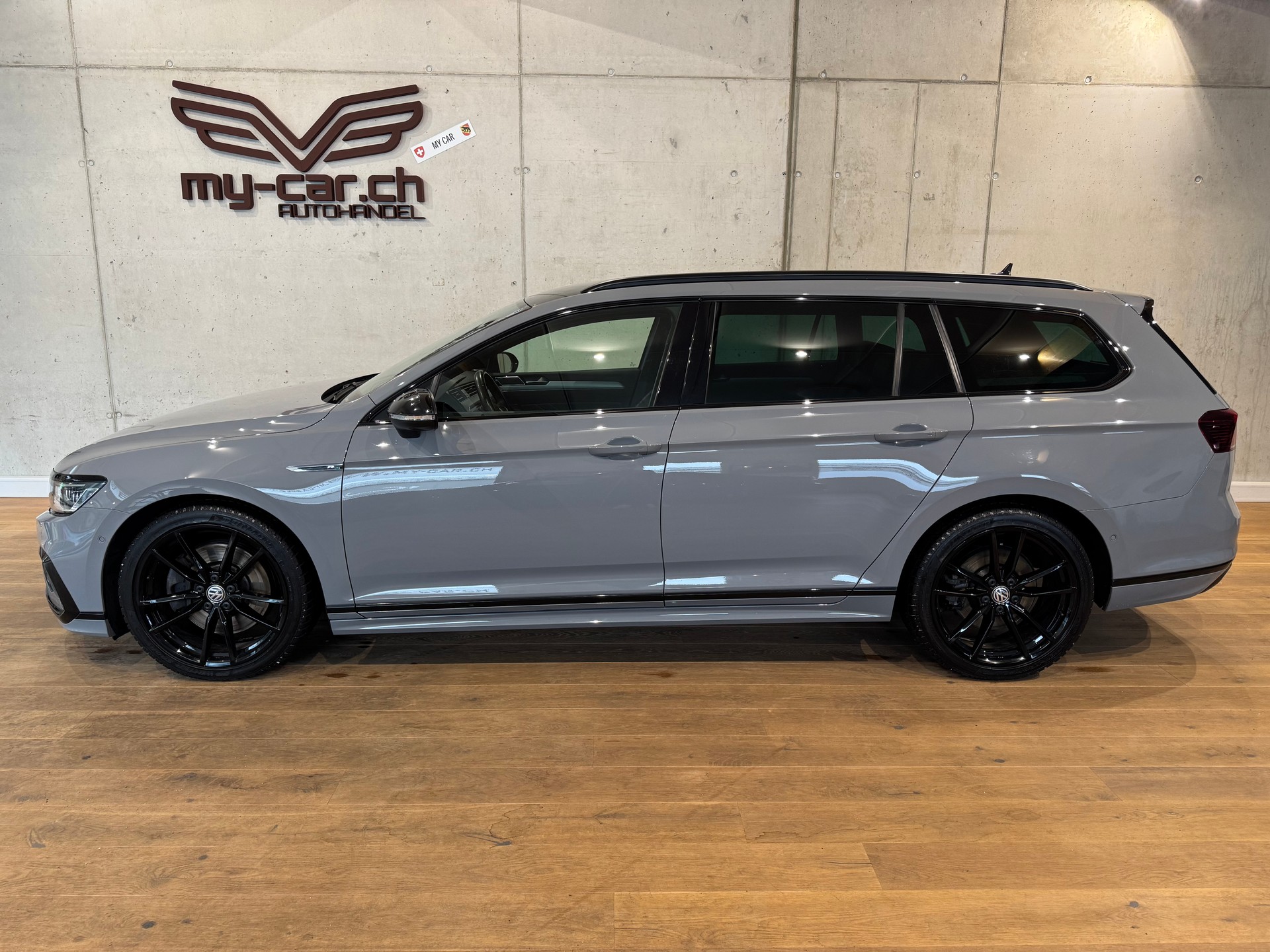 VW Passat 2.0 TDI BMT R-Line Edition 4Motion DSG || LIMITIERTE R-LINE EDITION NR. 401 / 2000 || HEAD UP || DYNAUDIO-image-6