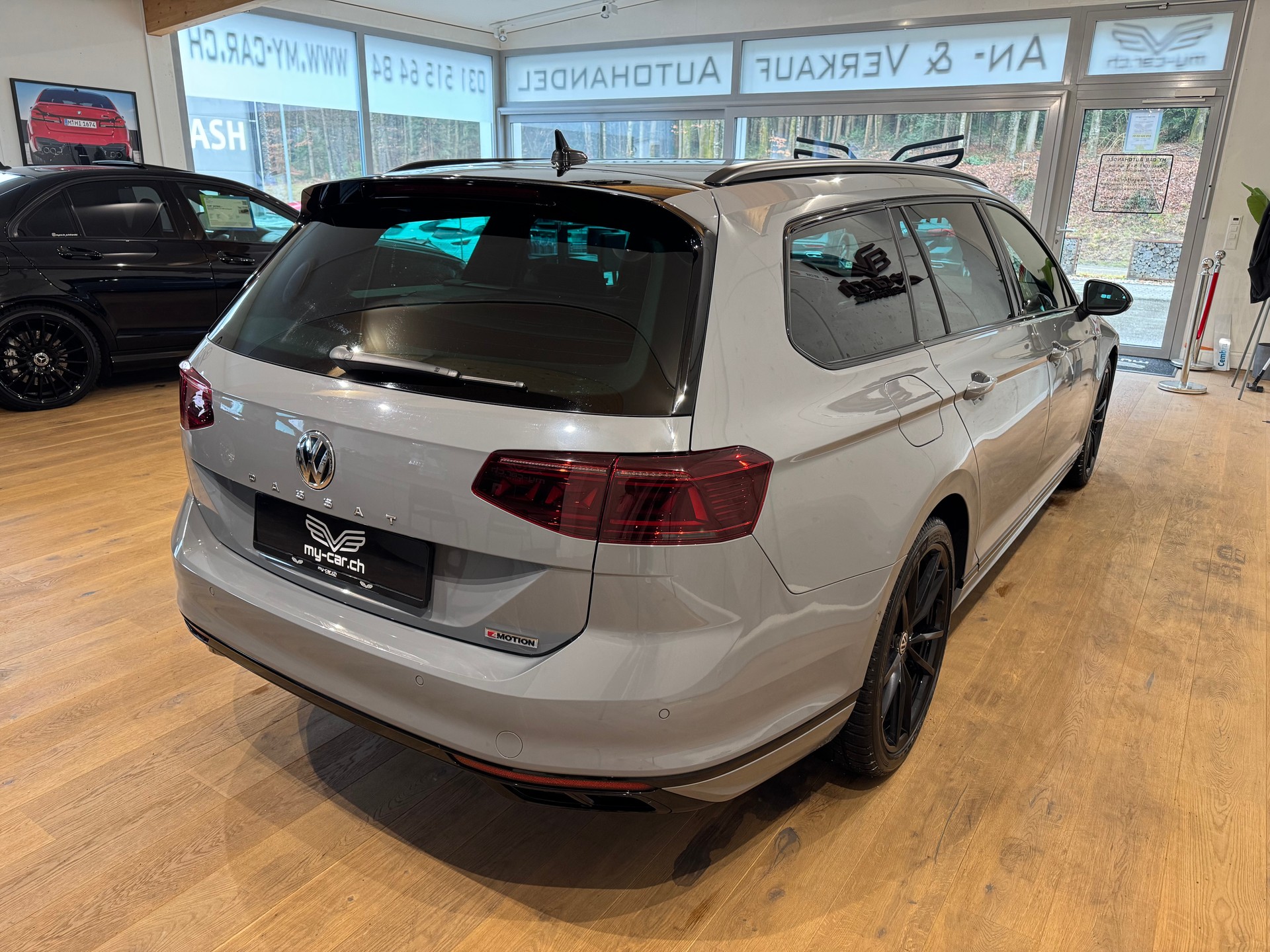 VW Passat 2.0 TDI BMT R-Line Edition 4Motion DSG || LIMITIERTE R-LINE EDITION NR. 401 / 2000 || HEAD UP || DYNAUDIO-image-14