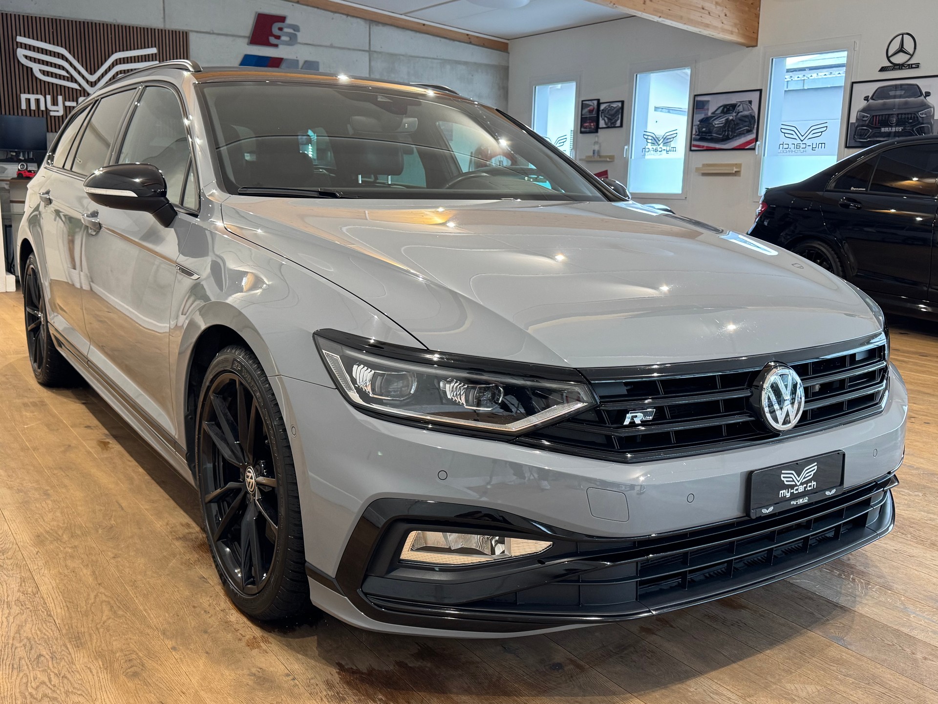 VW Passat 2.0 TDI BMT R-Line Edition 4Motion DSG || LIMITIERTE R-LINE EDITION NR. 401 / 2000 || HEAD UP || DYNAUDIO-image-15