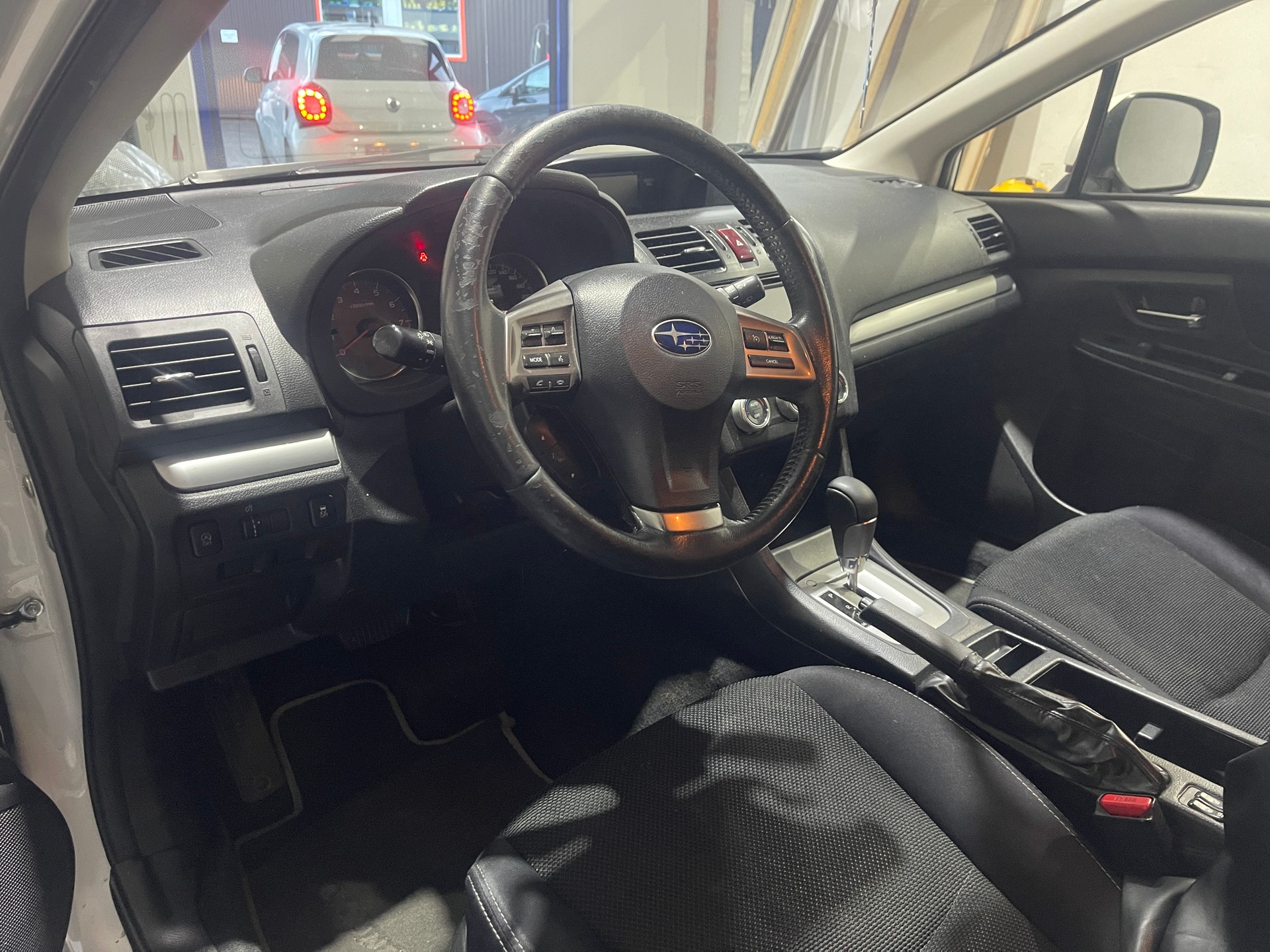 SUBARU XV 2.0 Swiss Two AWD CVT-image-5