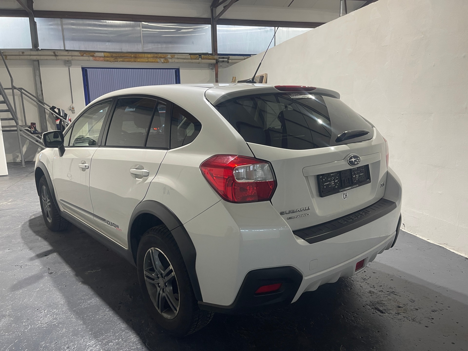 SUBARU XV 2.0 Swiss Two AWD CVT-image-3