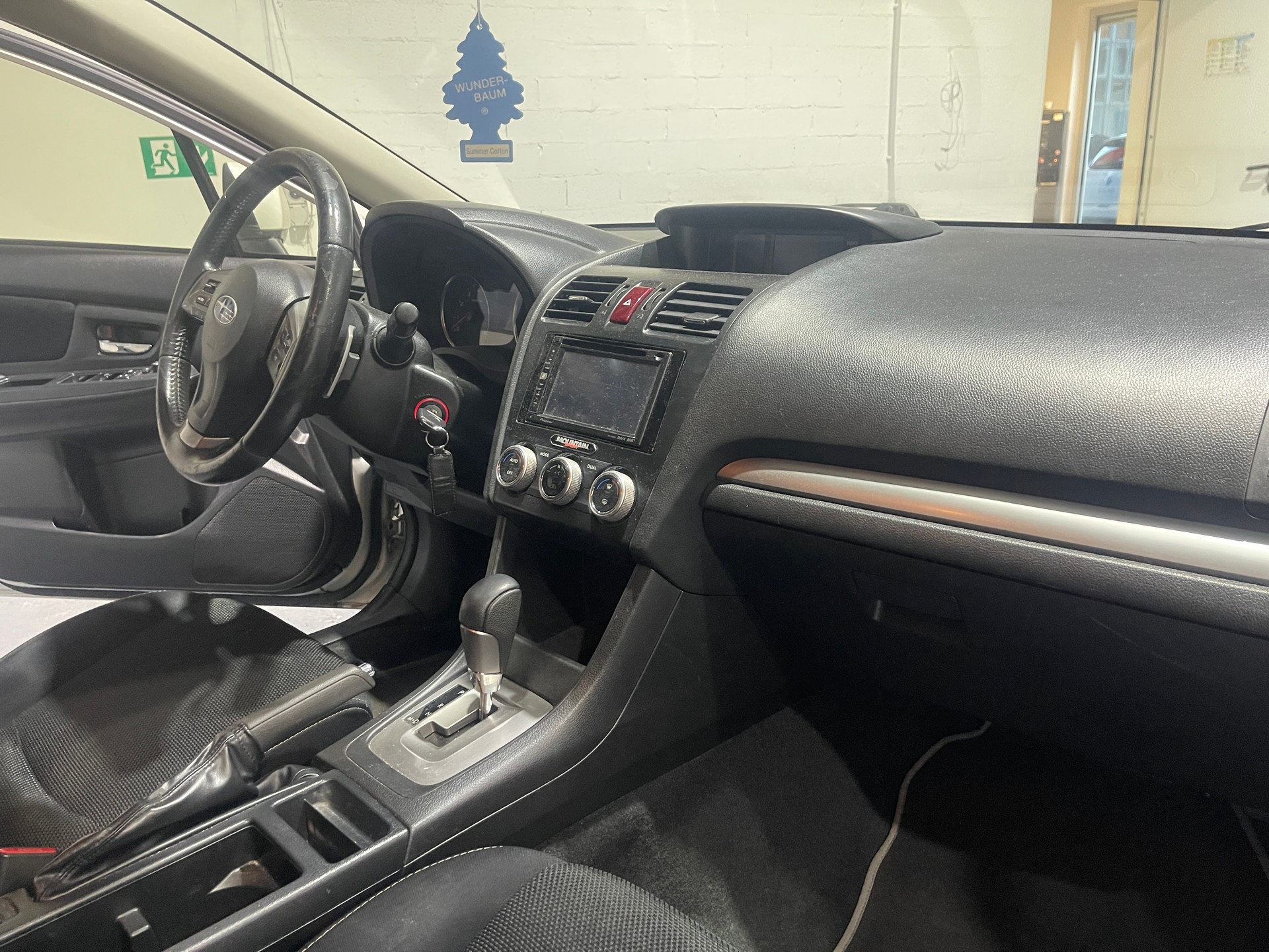 SUBARU XV 2.0 Swiss Two AWD CVT-image-6