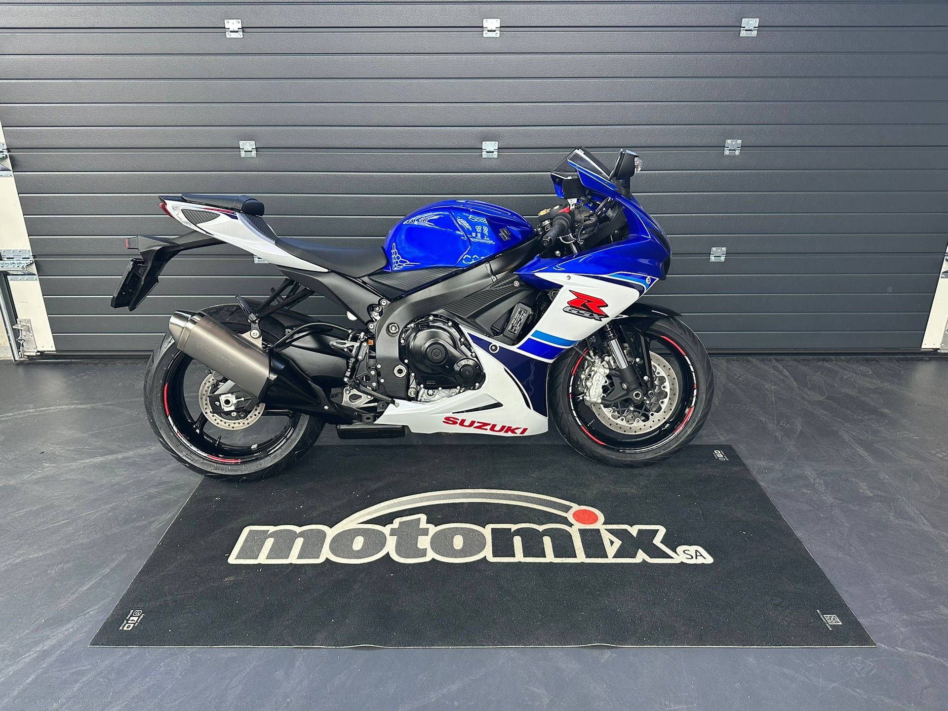 SUZUKI GSX-R 600-showroom-element-2