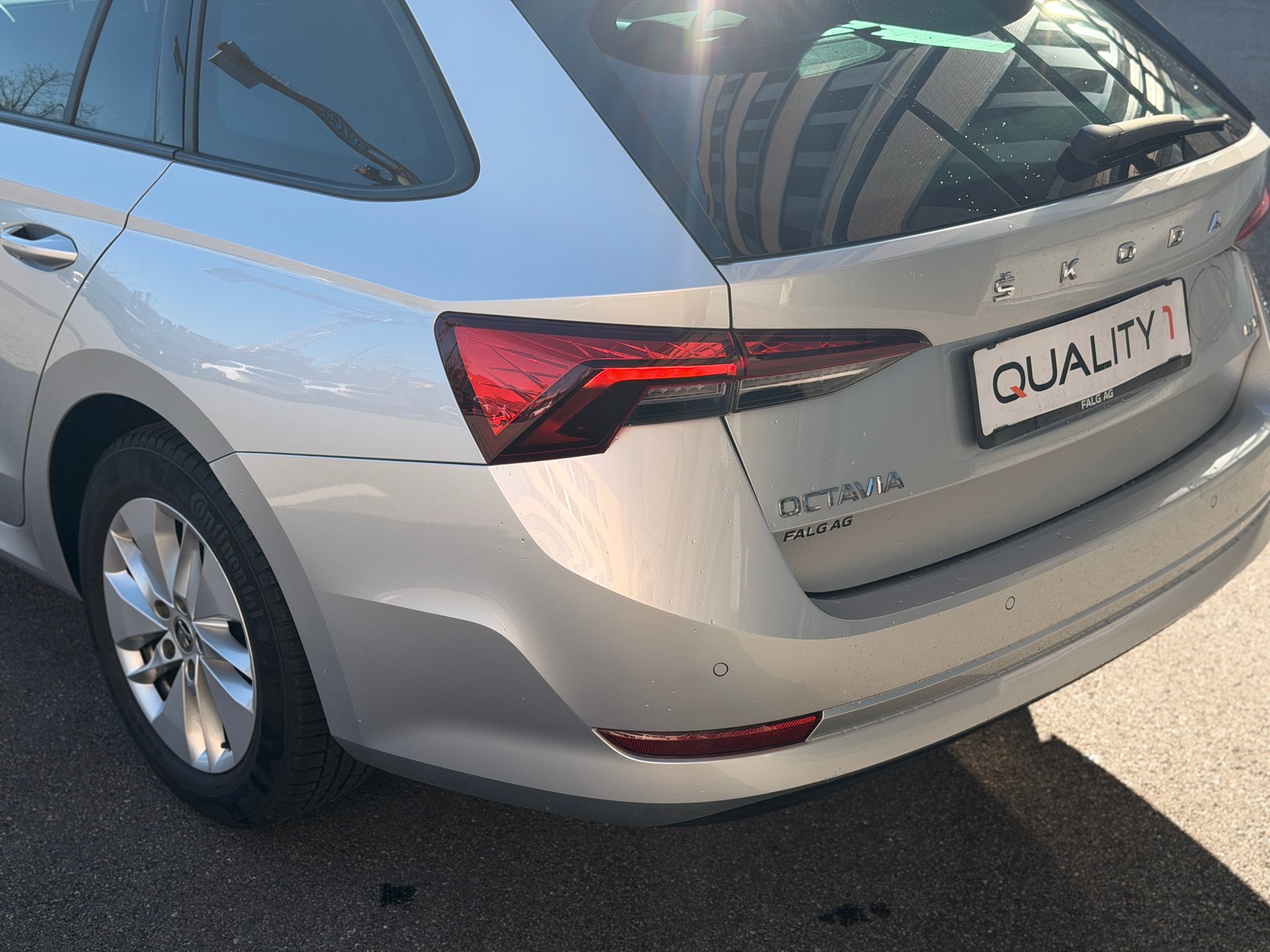 SKODA Octavia Combi 2.0 TDI DSG Ambition 4x4-image-8