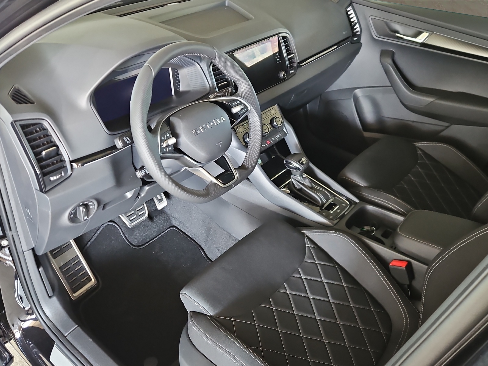 SKODA Karoq 2.0 TSI SportLine 4x4 DSG-image-6