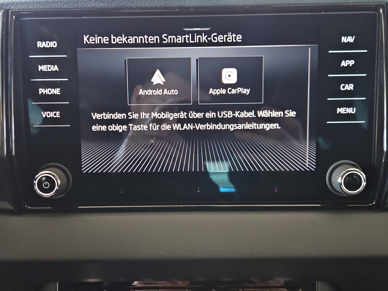 SKODA Karoq 2.0 TSI SportLine 4x4 DSG-image-17