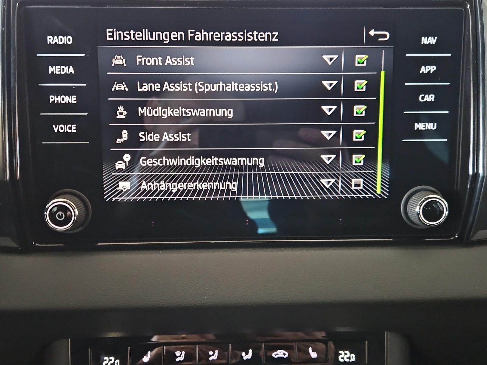 SKODA Karoq 2.0 TSI SportLine 4x4 DSG-image-15