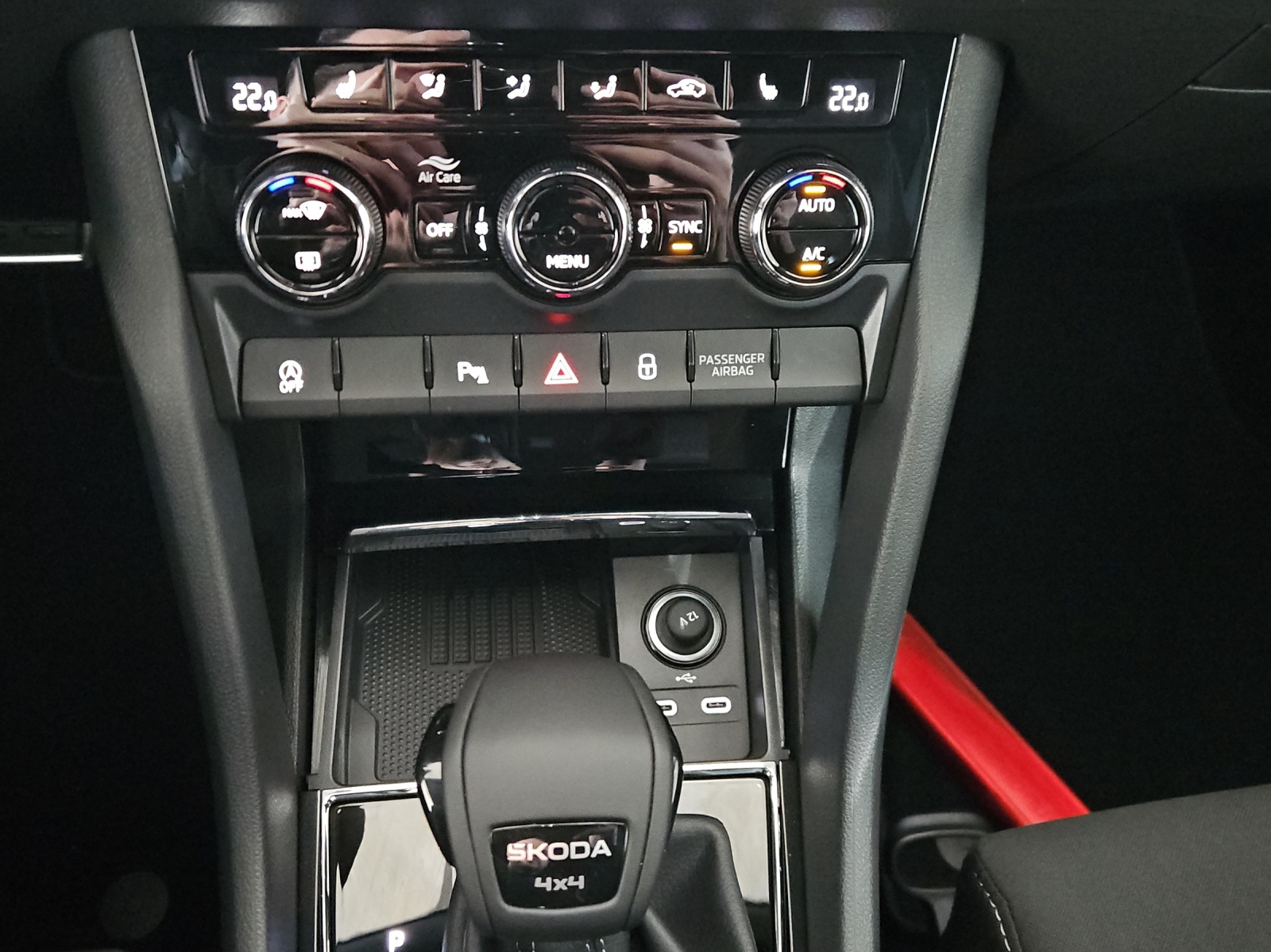 SKODA Karoq 2.0 TSI SportLine 4x4 DSG-image-20