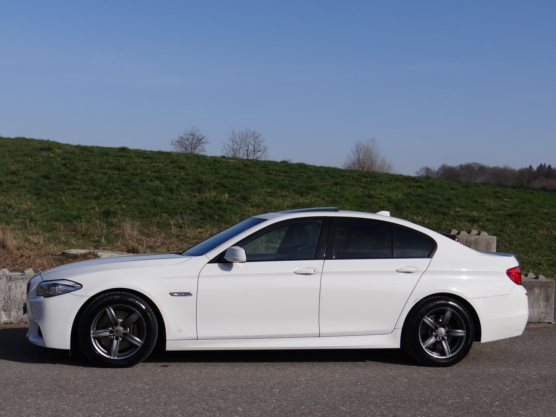 BMW 525d M Sport-image-0