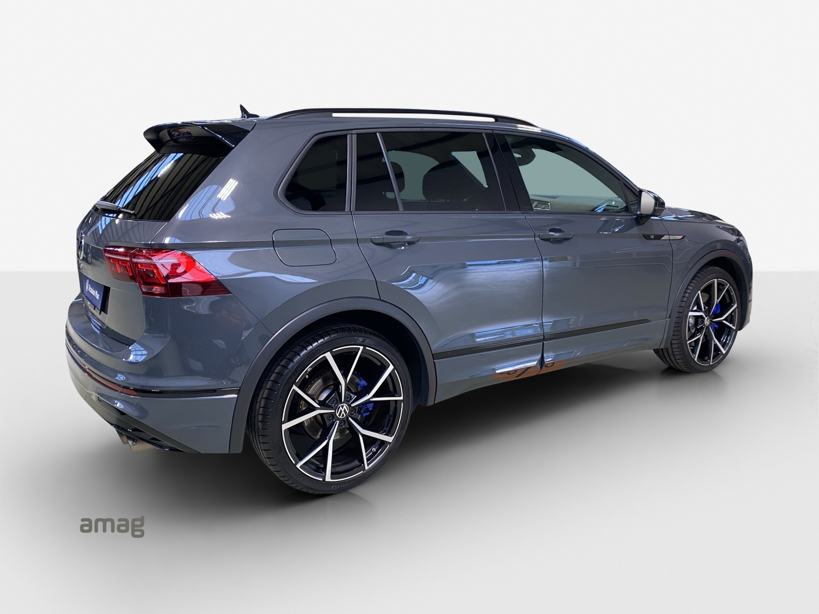 VW Tiguan 2.0TSI R 4Motion DSG-image-3