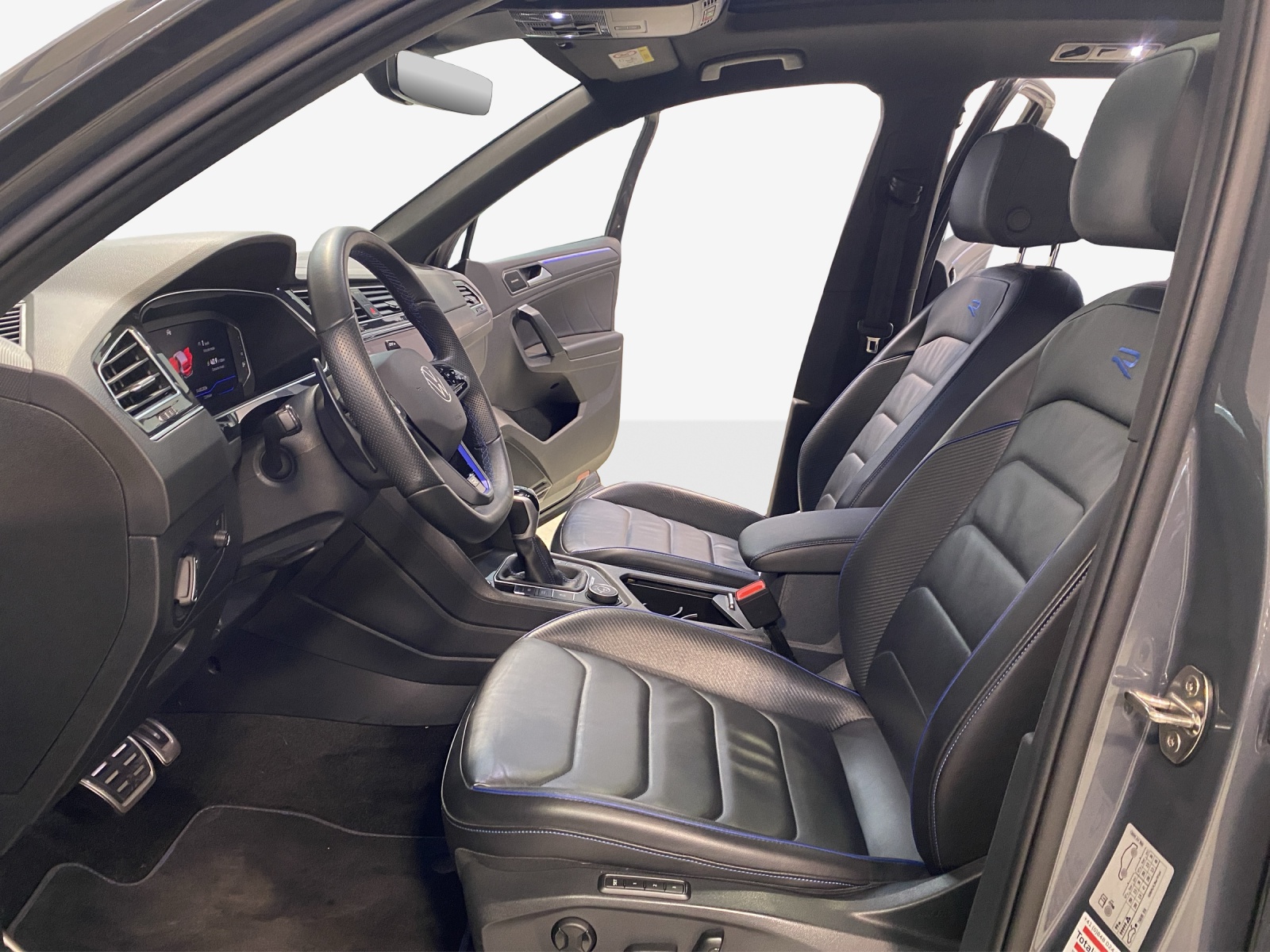 VW Tiguan 2.0TSI R 4Motion DSG-image-6