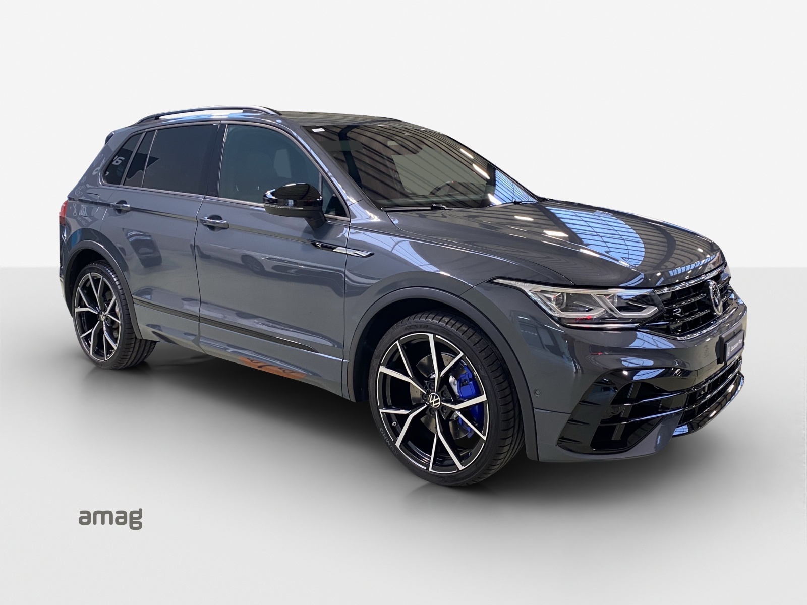 VW Tiguan 2.0TSI R 4Motion DSG-image-4