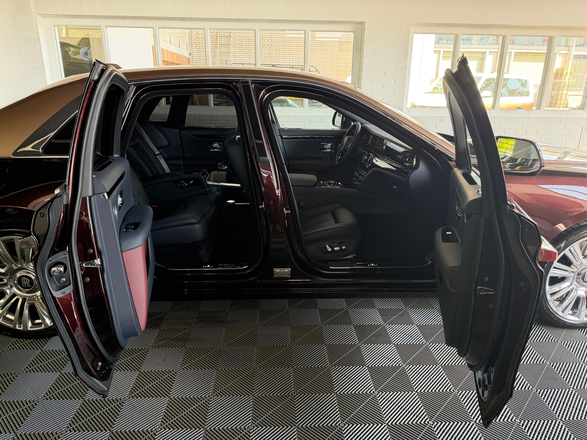ROLLS-ROYCE Ghost II 6.75 V12 571 PS ( CH )-image-12