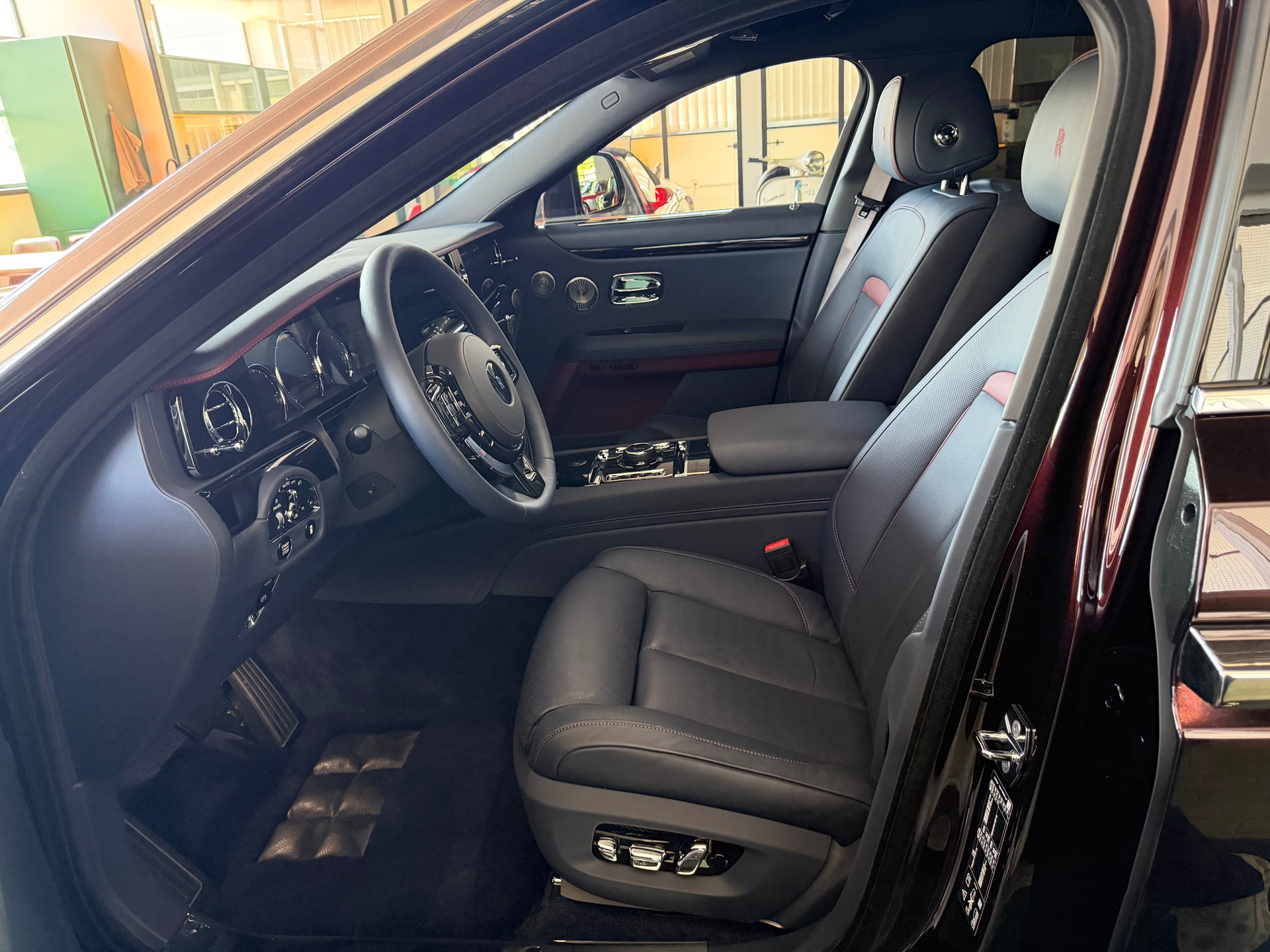 ROLLS-ROYCE Ghost II 6.75 V12 571 PS ( CH )-image-16