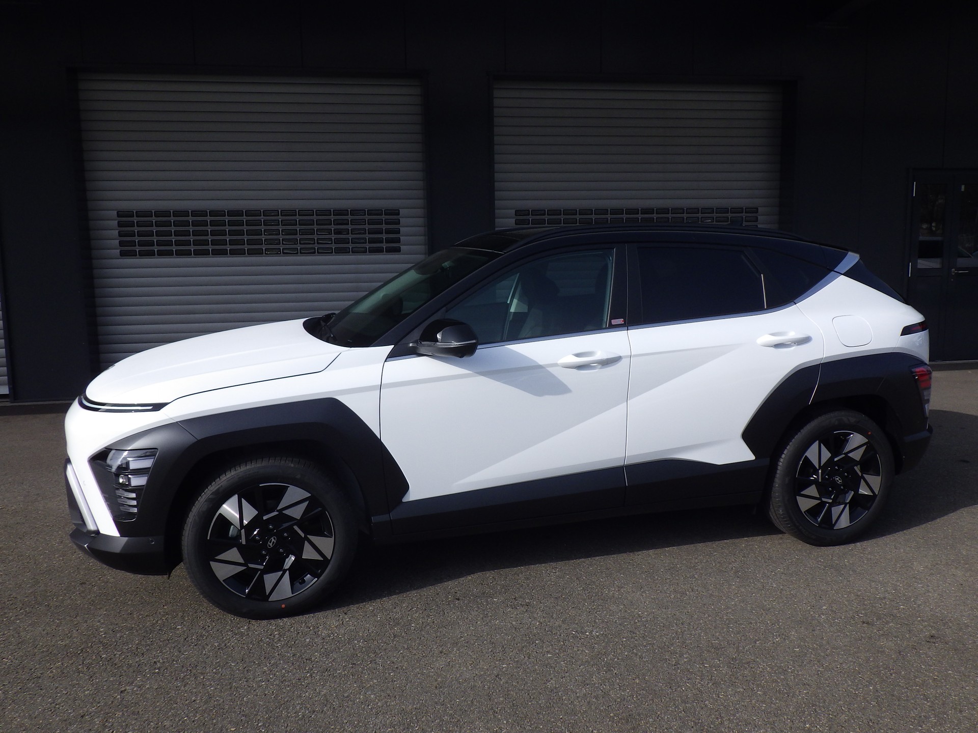 HYUNDAI Kona 1.6 GDi HEV Vertex DCT-showroom-element-1