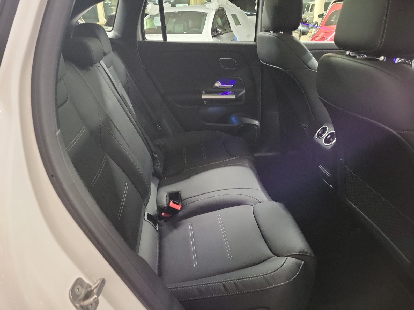 MERCEDES-BENZ GLA 220 d AMG Line 4Matic Swiss Star-image-9