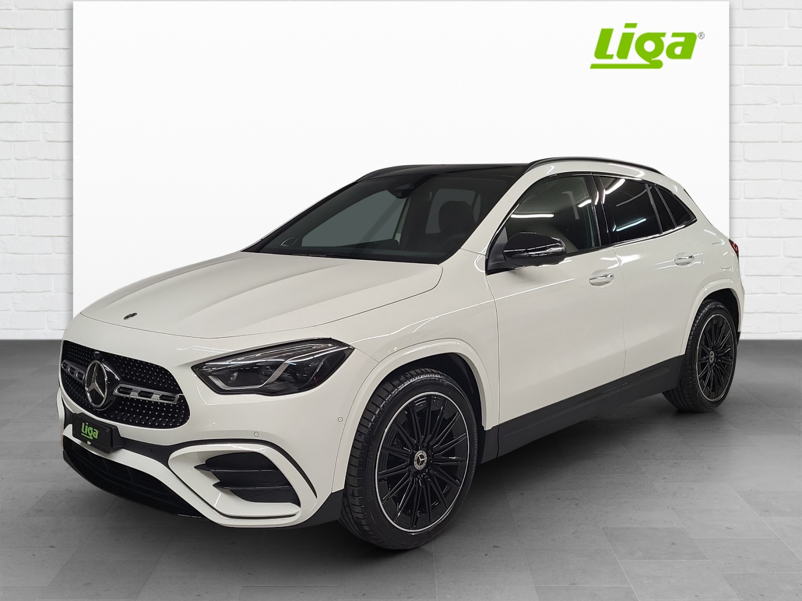 MERCEDES-BENZ GLA 220 d AMG Line 4Matic Swiss Star-image-1
