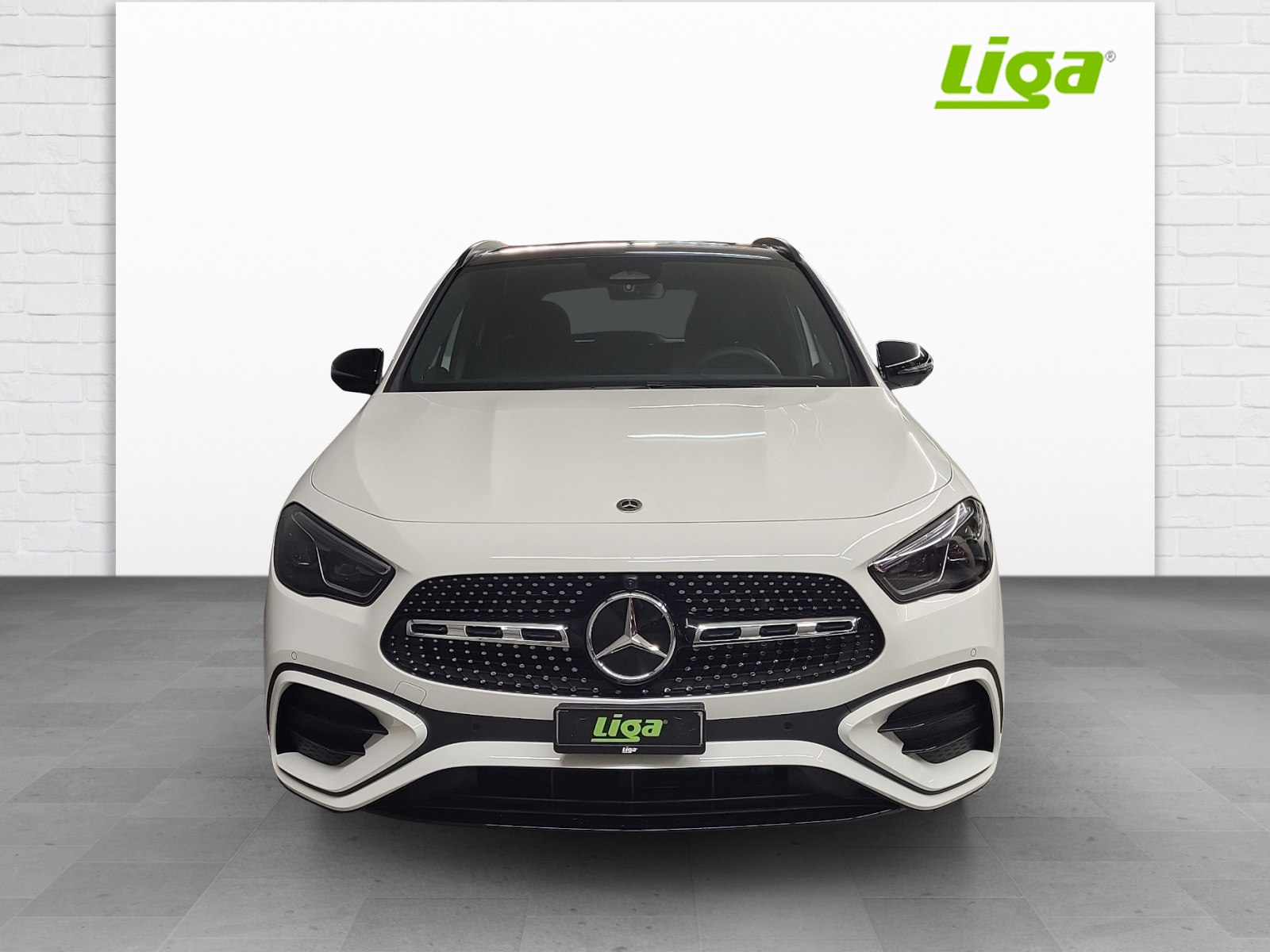 MERCEDES-BENZ GLA 220 d AMG Line 4Matic Swiss Star-image-2