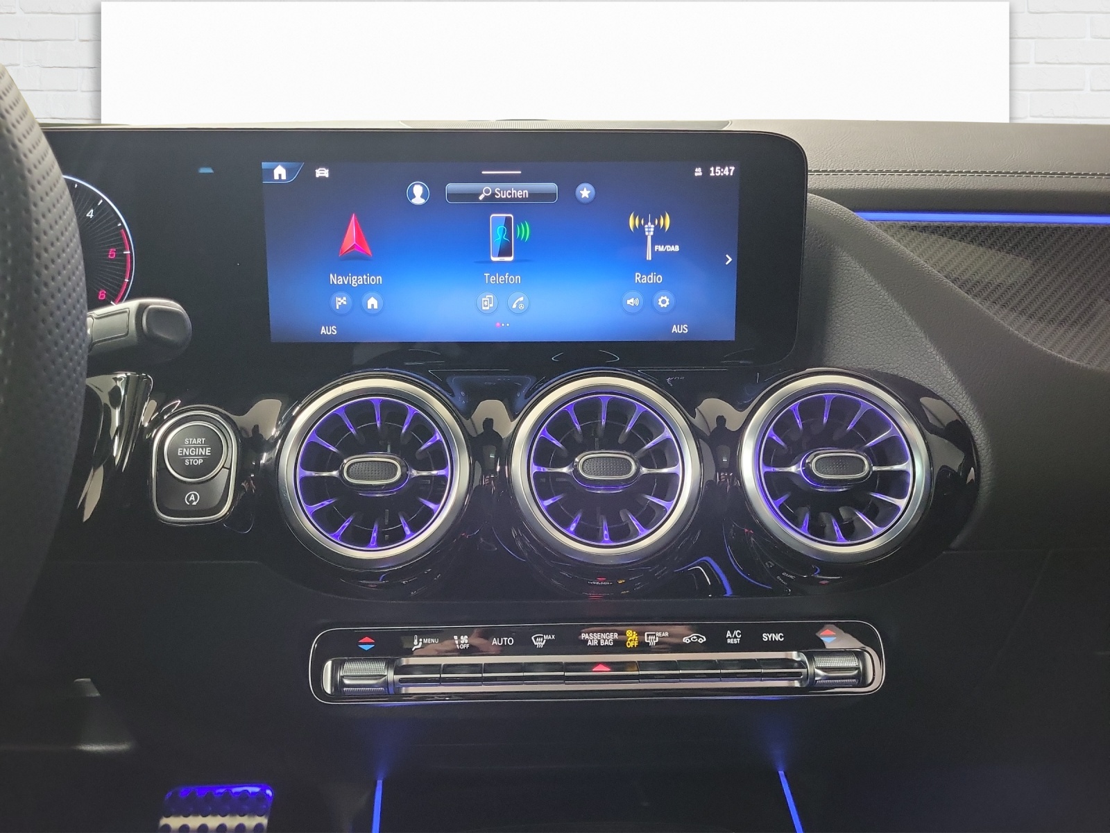 MERCEDES-BENZ GLA 220 d AMG Line 4Matic Swiss Star-image-8