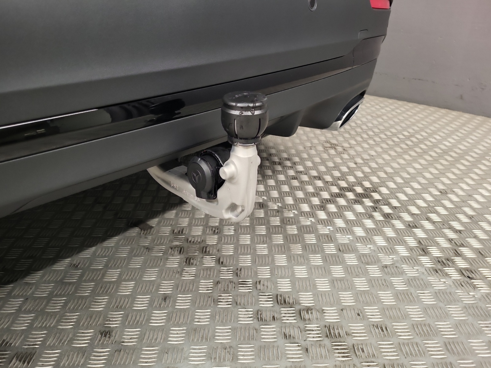 MERCEDES-BENZ GLA 220 d AMG Line 4Matic Swiss Star-image-13