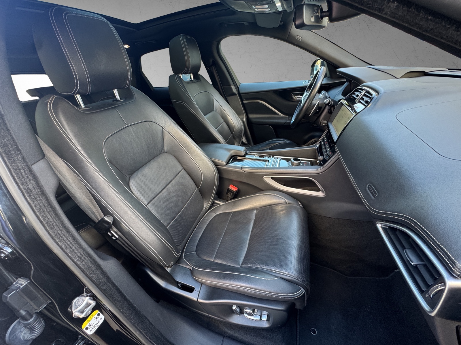 JAGUAR F-Pace 30t 2.0 R-Sport AWD Automatik-image-11