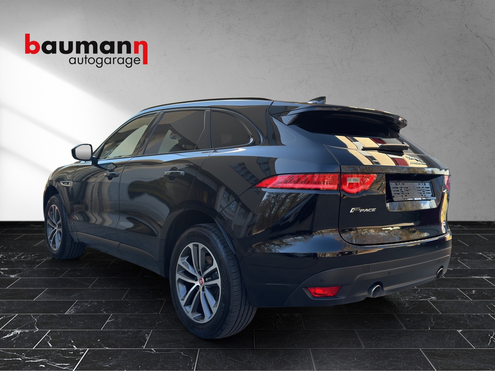 JAGUAR F-Pace 30t 2.0 R-Sport AWD Automatik-image-3