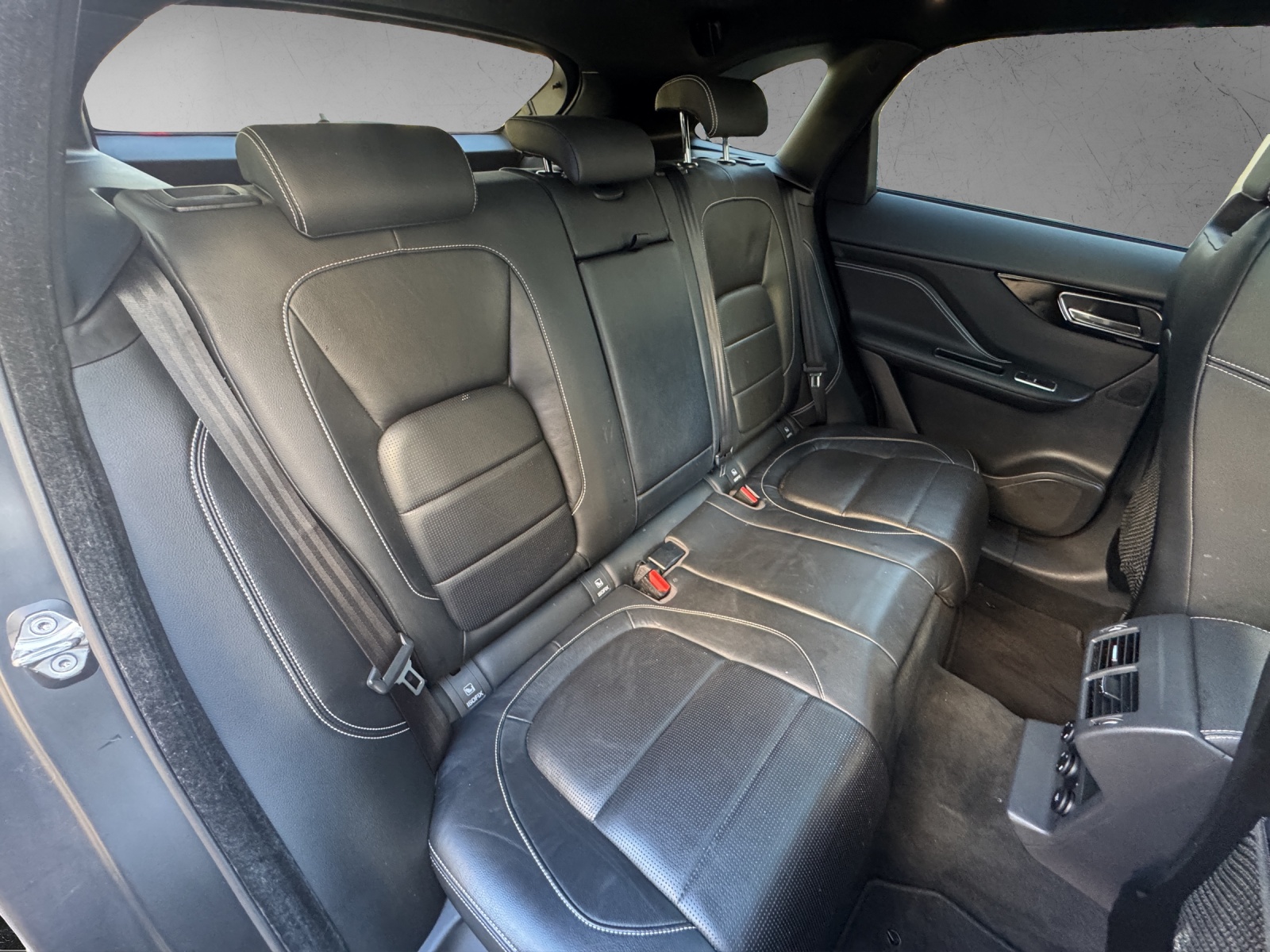 JAGUAR F-Pace 30t 2.0 R-Sport AWD Automatik-image-12