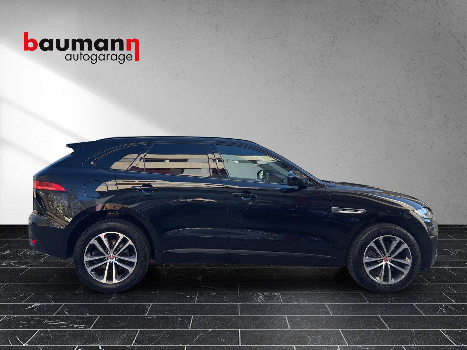 JAGUAR F-Pace 30t 2.0 R-Sport AWD Automatik-image-5
