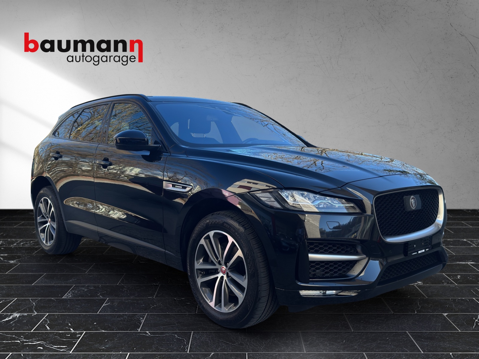 JAGUAR F-Pace 30t 2.0 R-Sport AWD Automatik-image-1