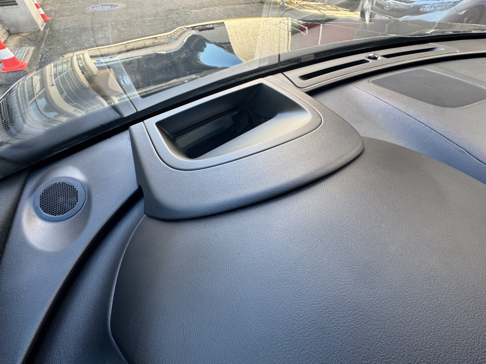 JAGUAR F-Pace 30t 2.0 R-Sport AWD Automatik-image-20
