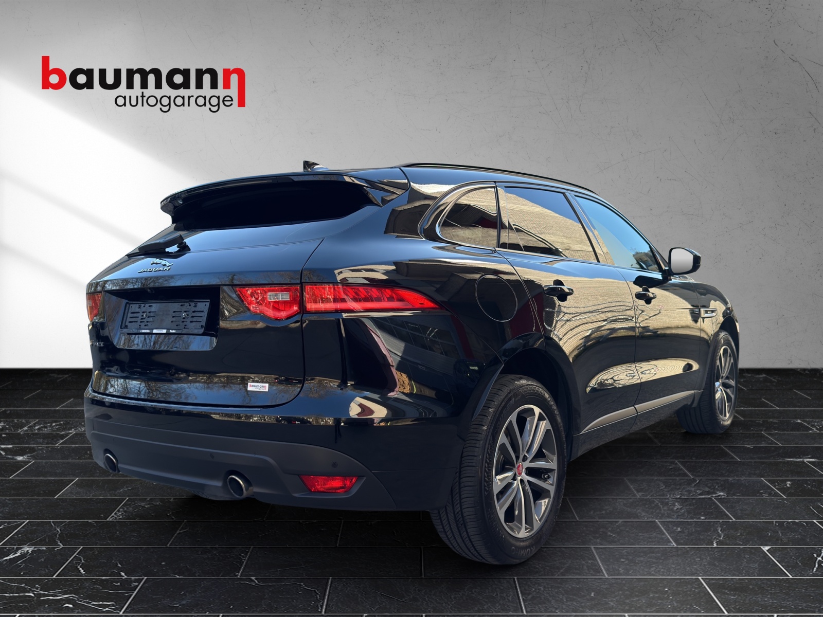 JAGUAR F-Pace 30t 2.0 R-Sport AWD Automatik-image-2