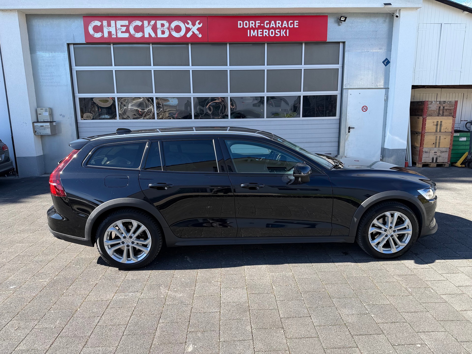VOLVO V60 Cross Country B4 Diesel Mild Hybrid AWD Geartronic-image-4