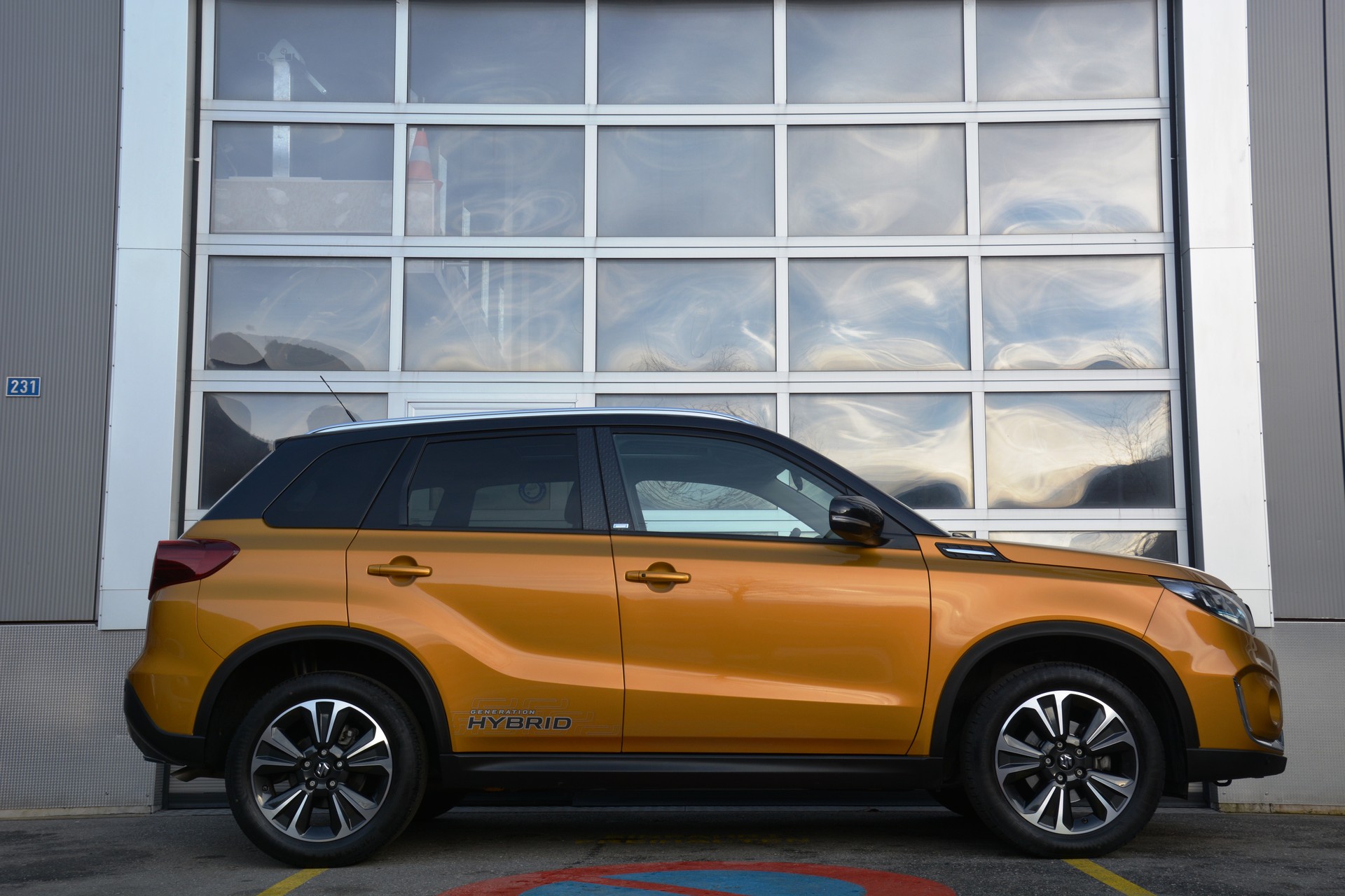 SUZUKI Vitara 1.4 Boosterjet Generation Top Hybrid Automatic-image-3