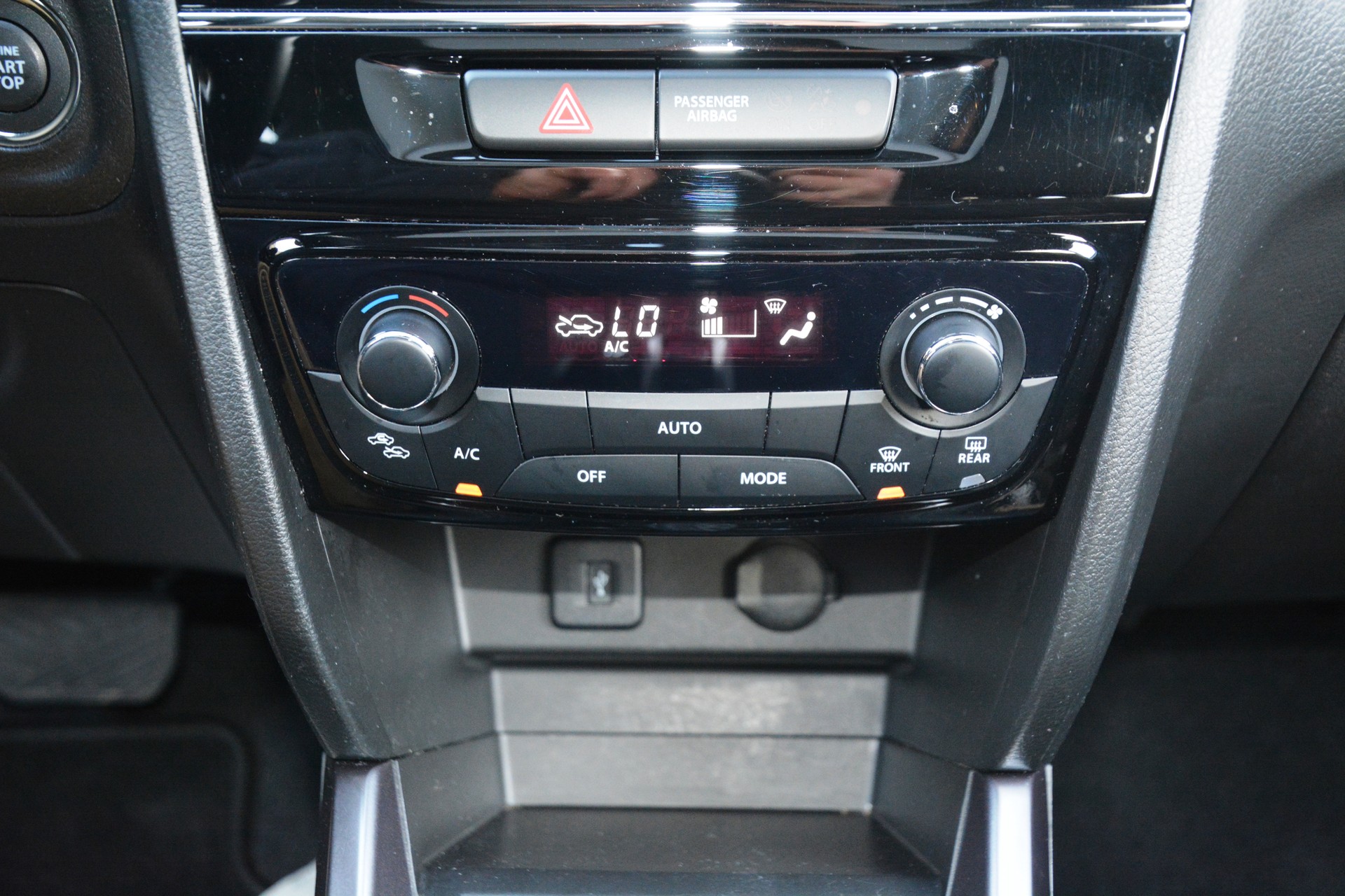 SUZUKI Vitara 1.4 Boosterjet Generation Top Hybrid Automatic-image-8