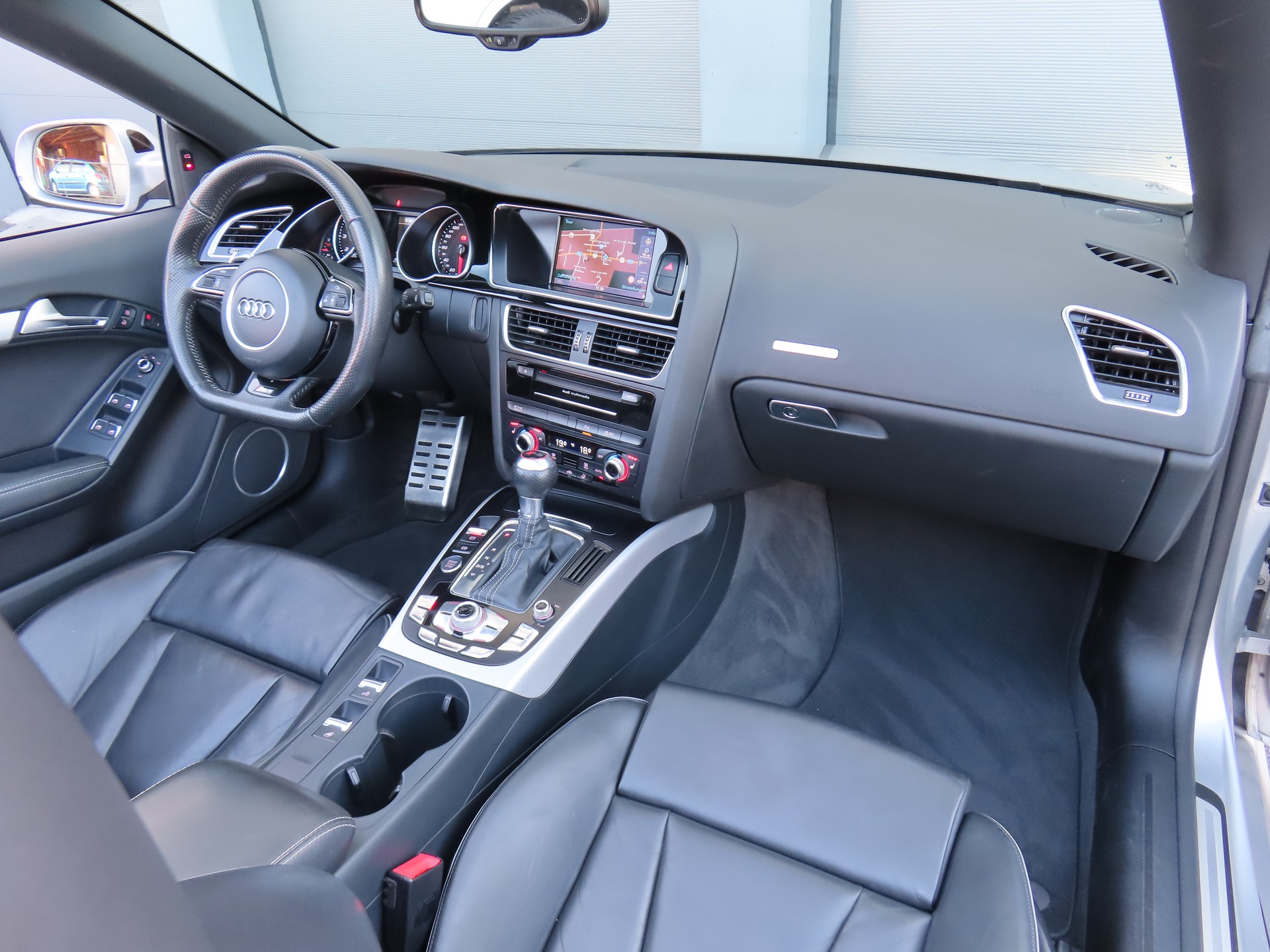 AUDI RS5 Cabrio 4.2 FSI quattro S-tronic(CH)-image-13