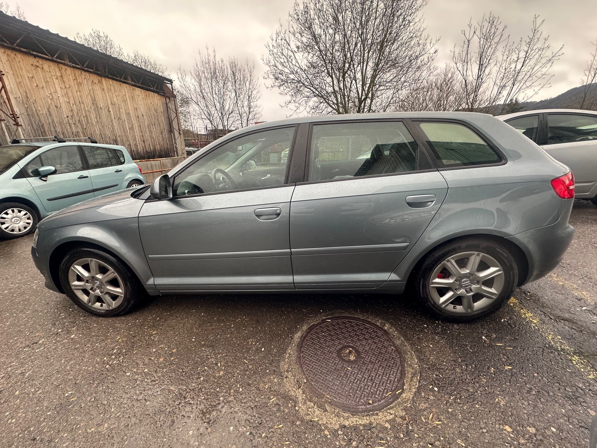 AUDI A3 Sportback 1.8 TFSI Ambiente quattro-image-5