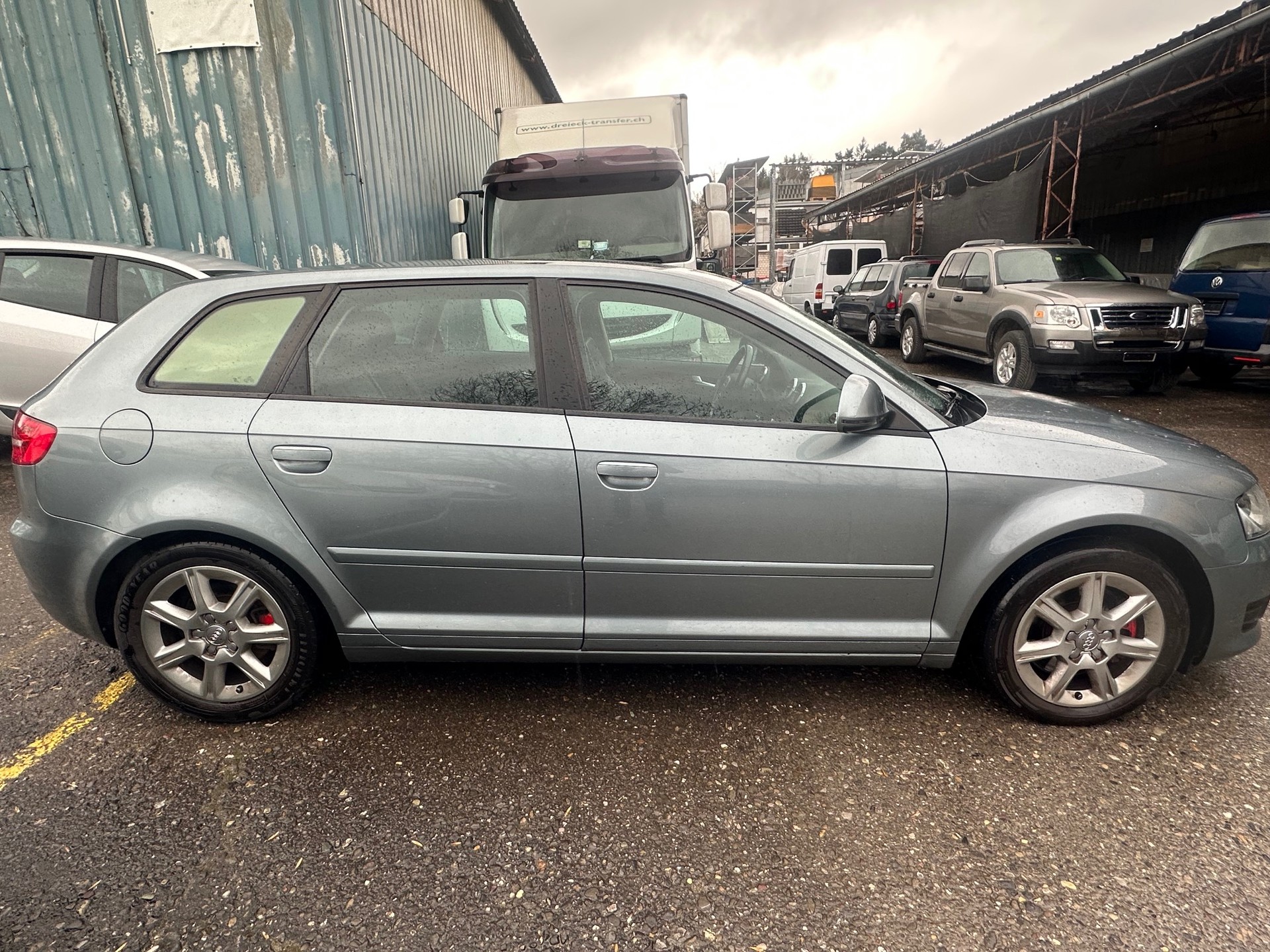 AUDI A3 Sportback 1.8 TFSI Ambiente quattro-image-9