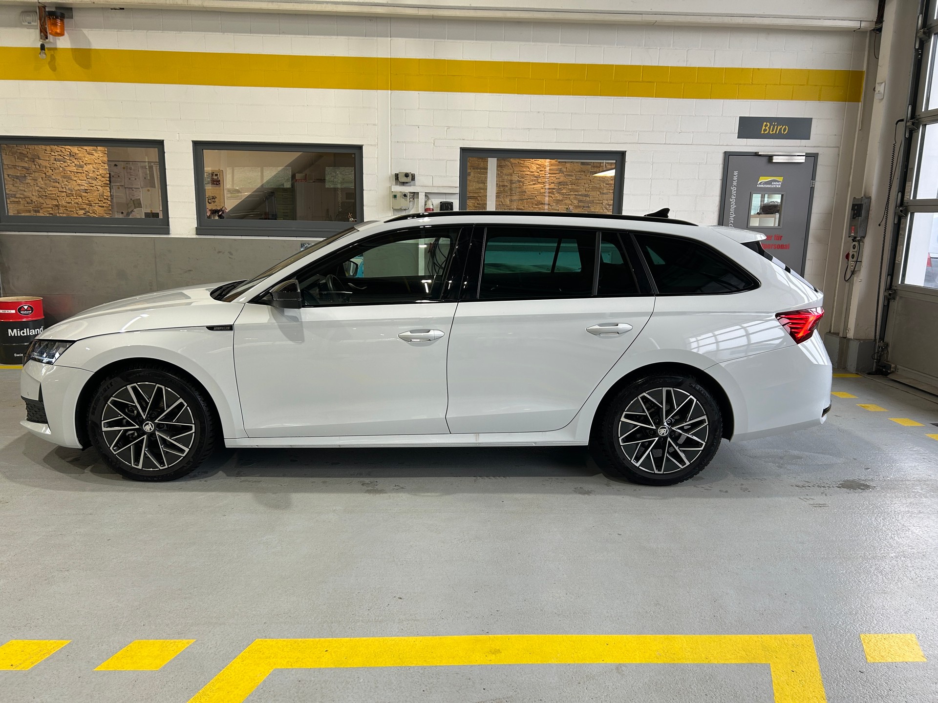 SKODA Octavia Combi 1.5 TSI mHEV DSG Sport Line