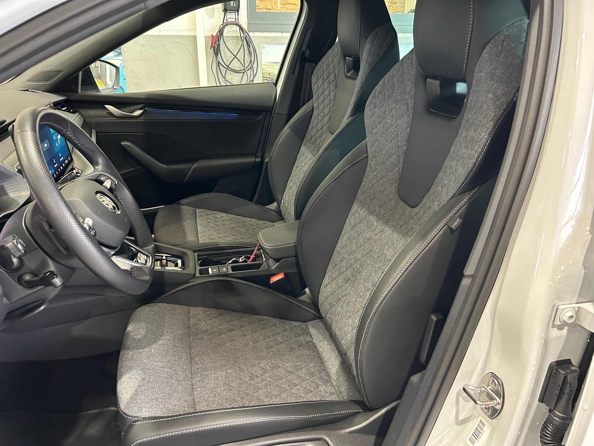 SKODA Octavia Combi 1.5 TSI mHEV DSG Sport Line-image-6