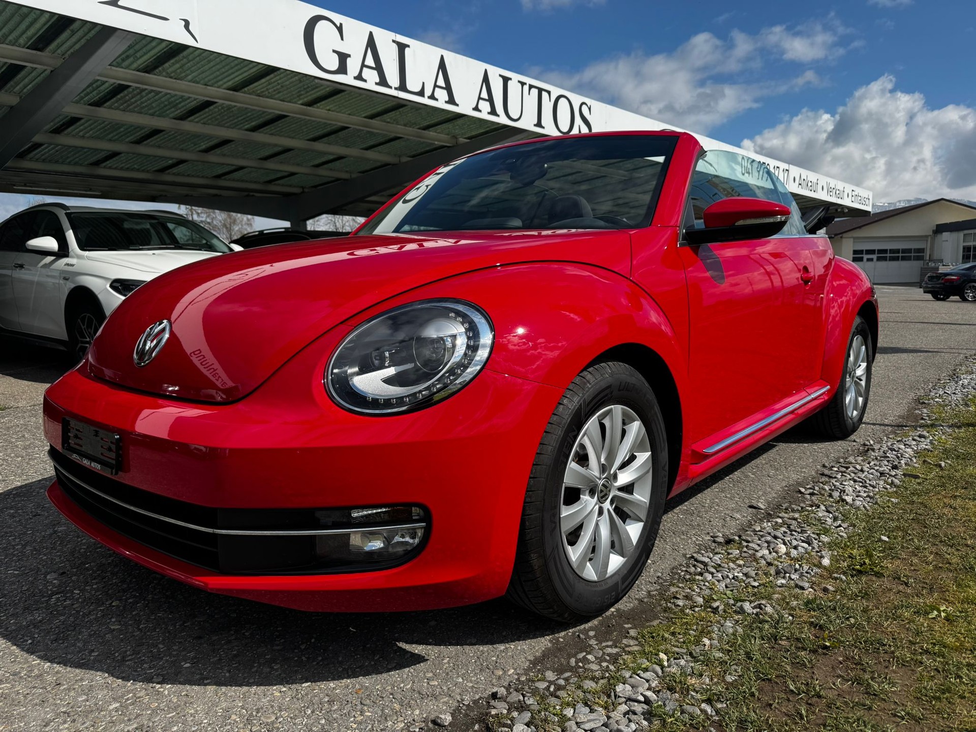 VW Beetle Cabrio 1.6 TDI BMT Design DSG-image-0