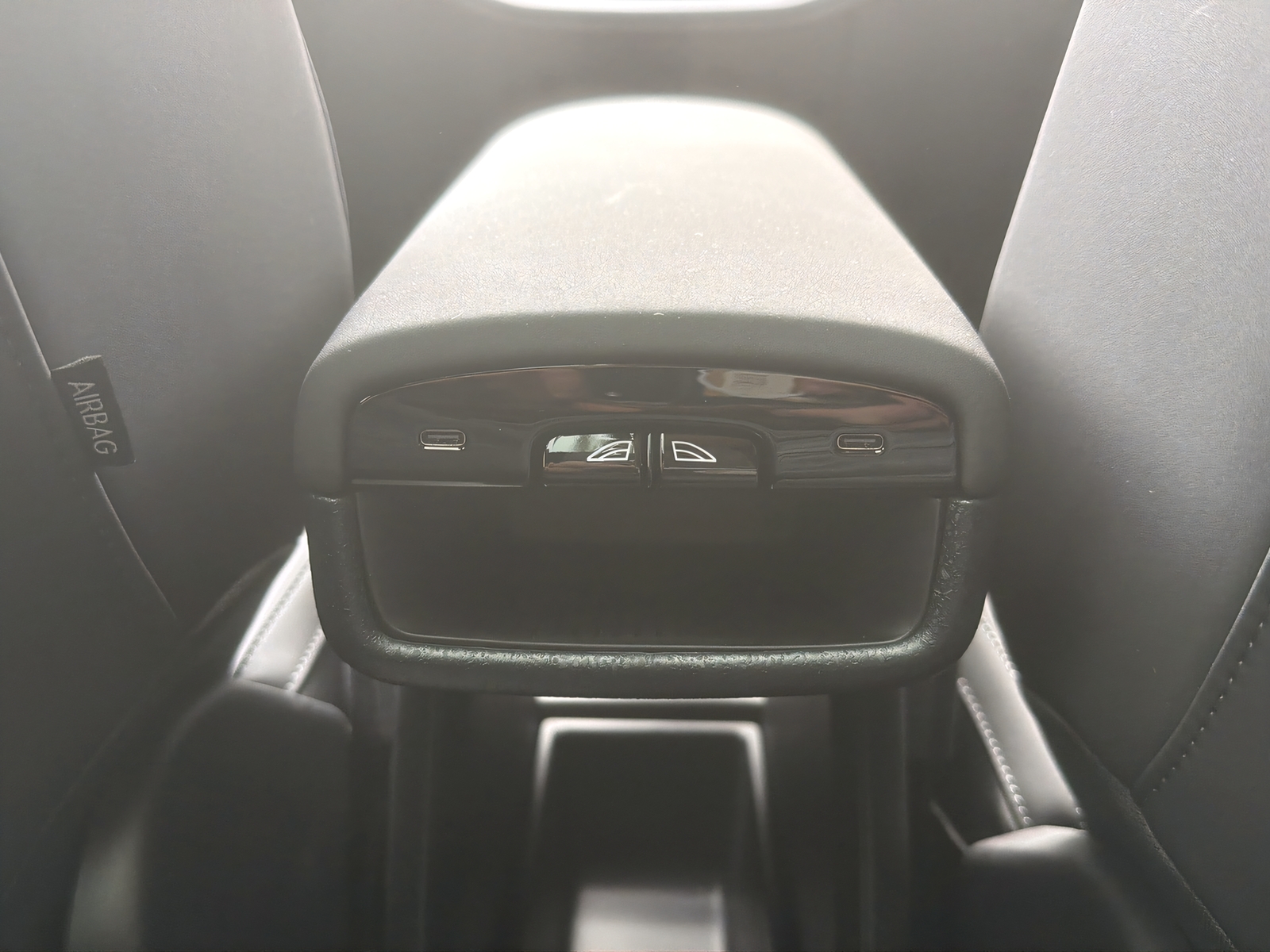 VOLVO EX30 E60 Twin Ultra Performance AWD-image-16