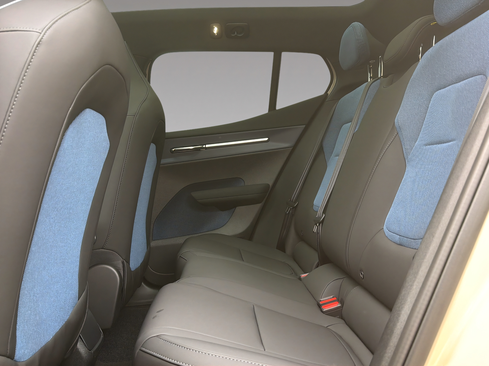 VOLVO EX30 E60 Twin Ultra Performance AWD-image-15