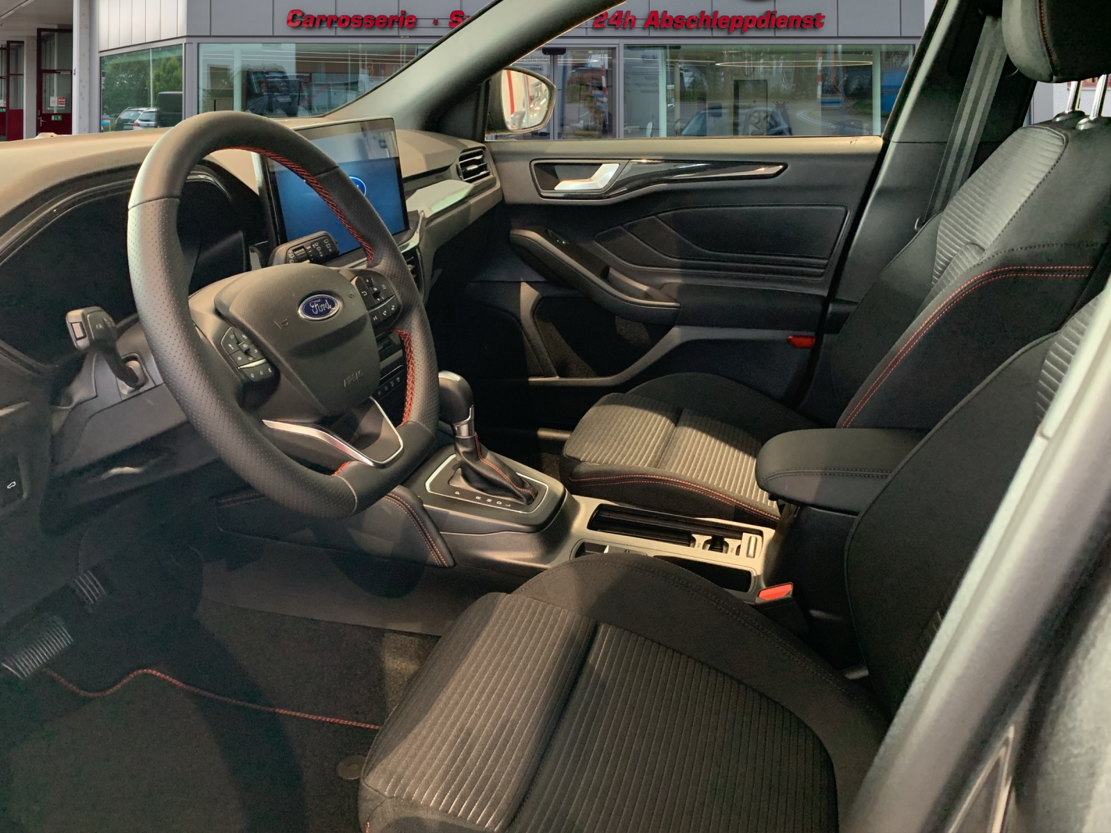 FORD Focus SW 1.0i EcoB Hybrid 155 ST-Line X-image-6