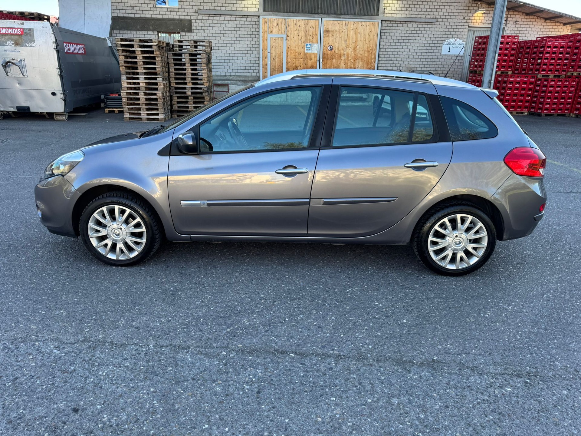 RENAULT Clio Grandtour 1.2 16V Turbo Dynamique-image-7