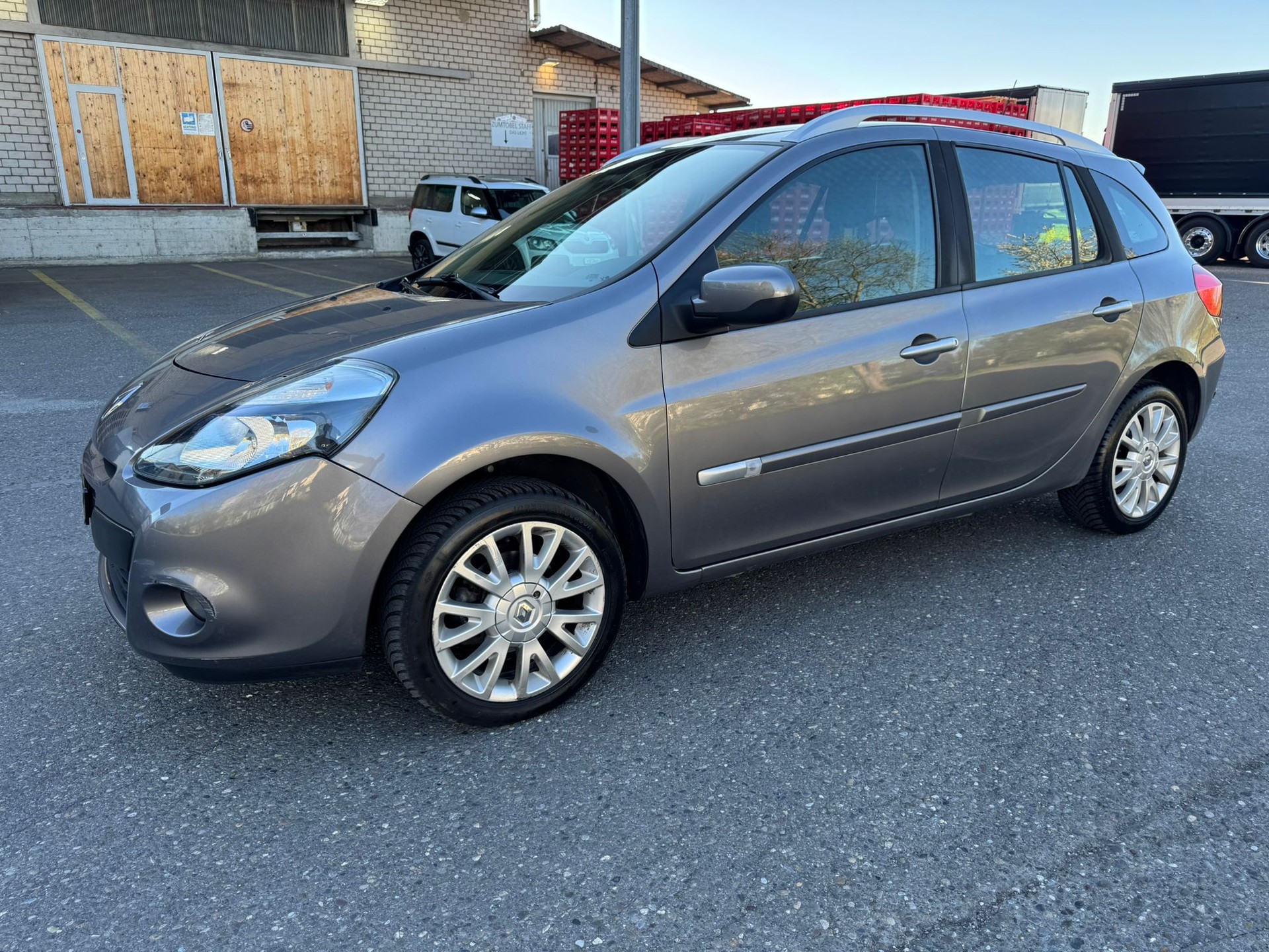 RENAULT Clio Grandtour 1.2 16V Turbo Dynamique-showroom-element-2