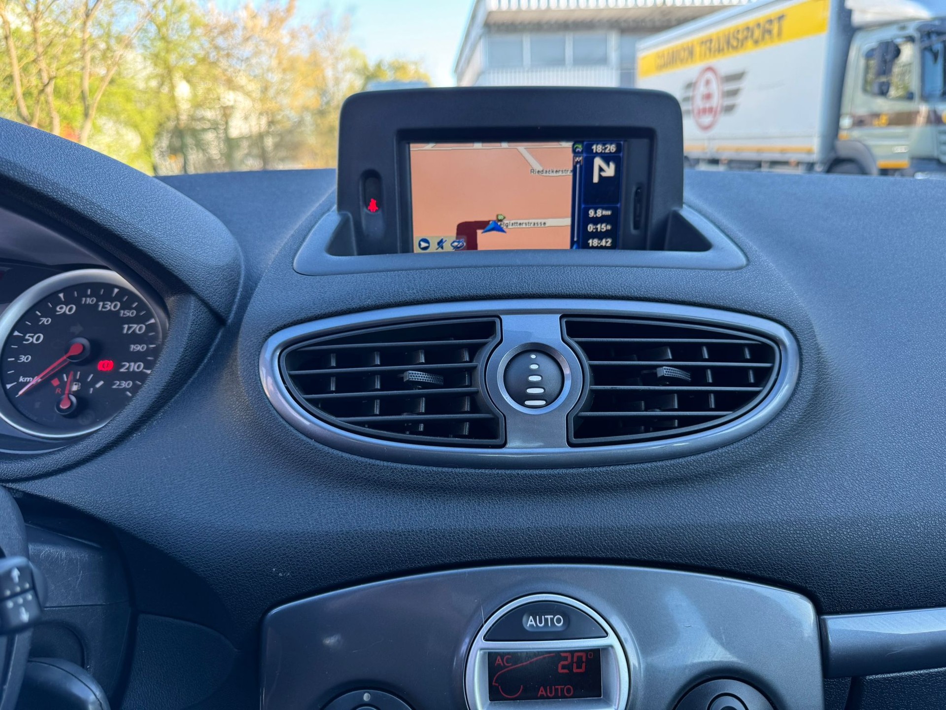 RENAULT Clio Grandtour 1.2 16V Turbo Dynamique-image-23