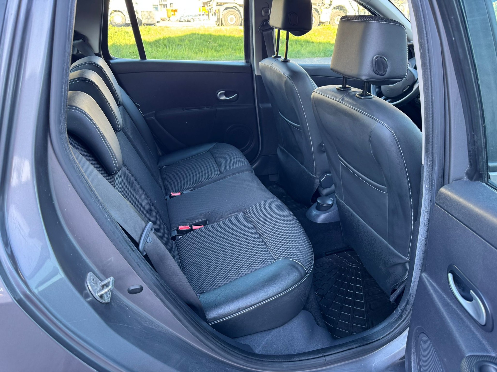 RENAULT Clio Grandtour 1.2 16V Turbo Dynamique-image-10