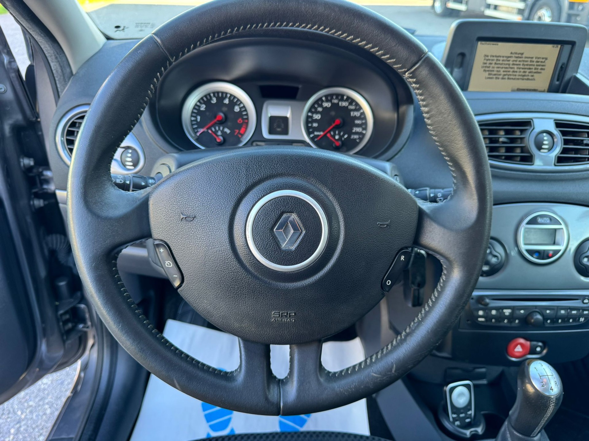 RENAULT Clio Grandtour 1.2 16V Turbo Dynamique-image-17