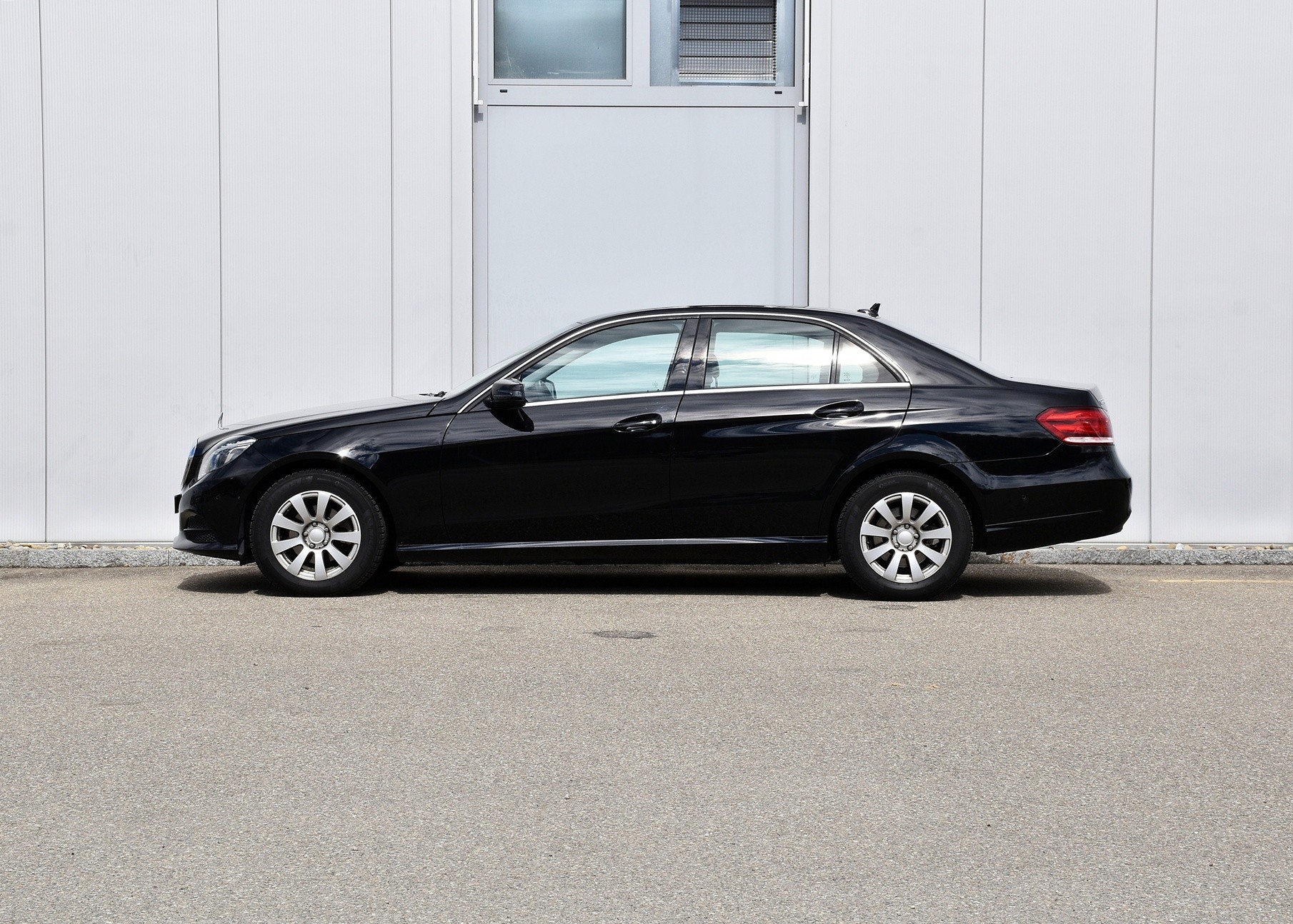 MERCEDES-BENZ E 220 CDI 7G-Tronic Classic-image-2