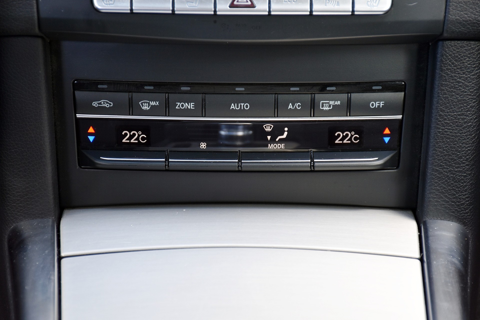MERCEDES-BENZ E 220 CDI 7G-Tronic Classic-image-13